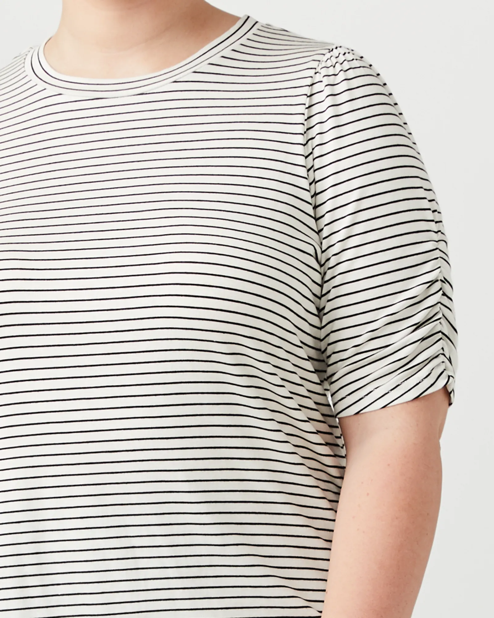 Alba Ruched-Sleeve Tee | Black / White
